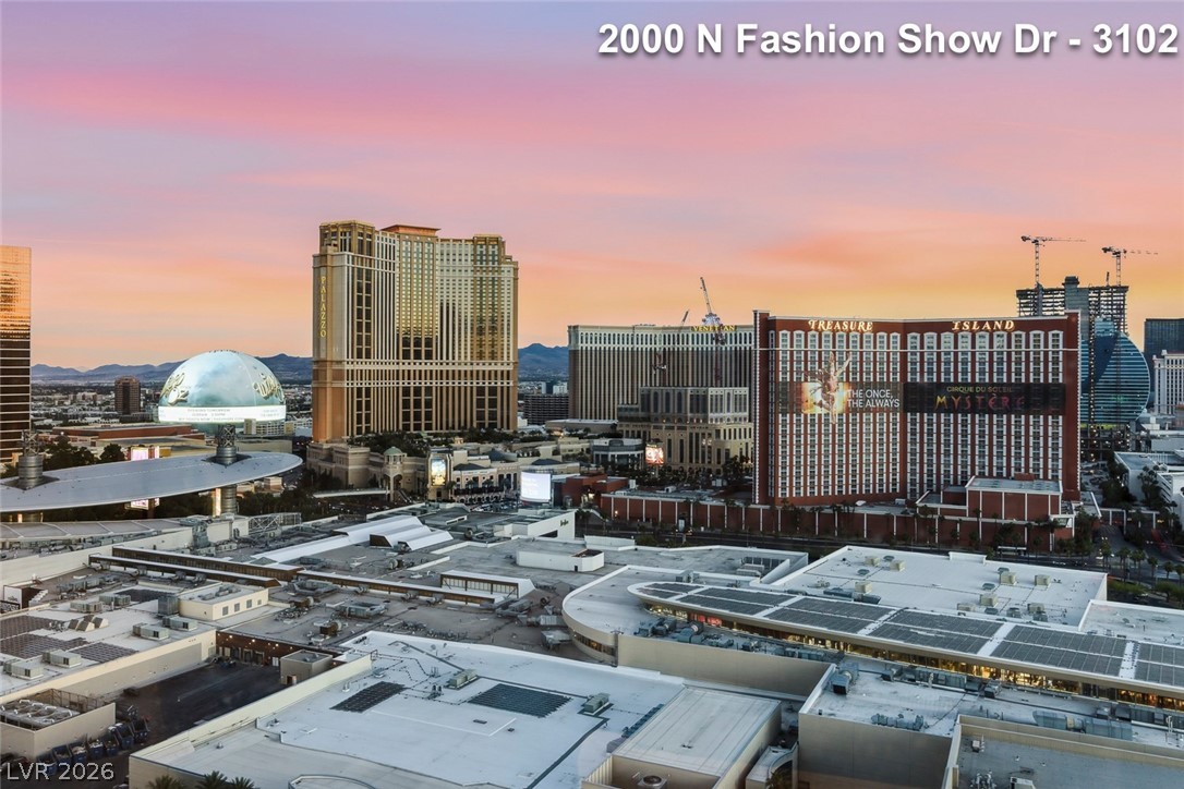 2000 N Fashion Show Drive 3102