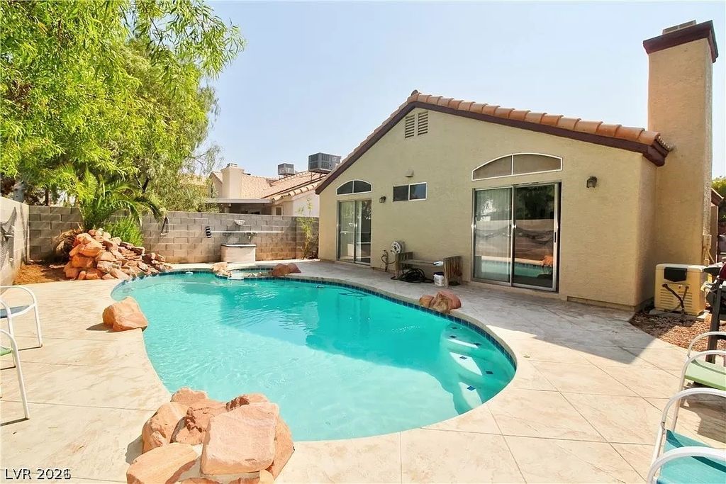 Photo of 7050 Orange Grove Lane, Las Vegas, NV 89119 (MLS # 2775683)