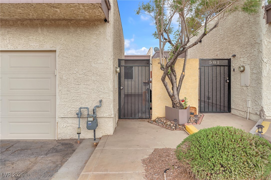 579 Rene Lane, Henderson, Nevada image 2