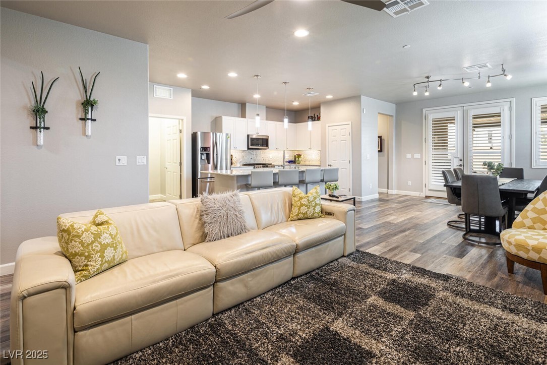 952 Lynne Harbor Avenue, Henderson, Nevada image 6