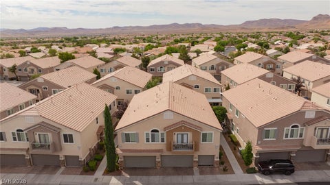 Townhouse For Sale - 8749 Horizon Wind Avenue #101<br/> Clark County, Las Vegas, NV 89178