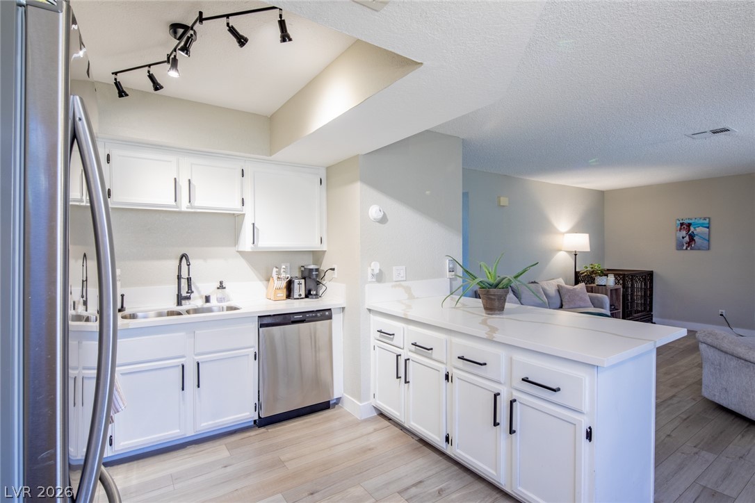 1212 Observation Drive 201