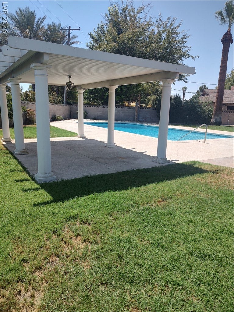 325 Park Way West