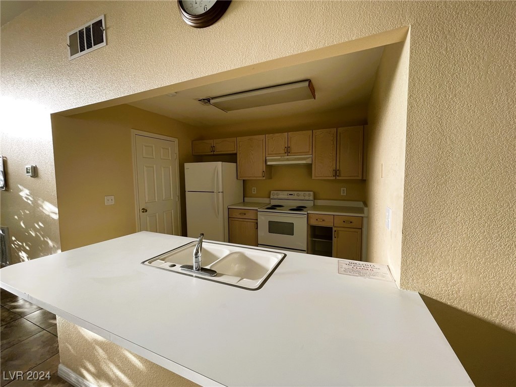 8469 Sewards Bluff Avenue, Las Vegas, Nevada image 35