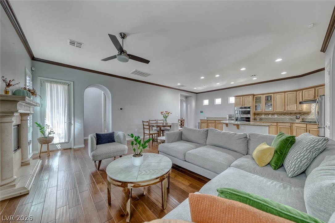 7716 White Ginger Avenue