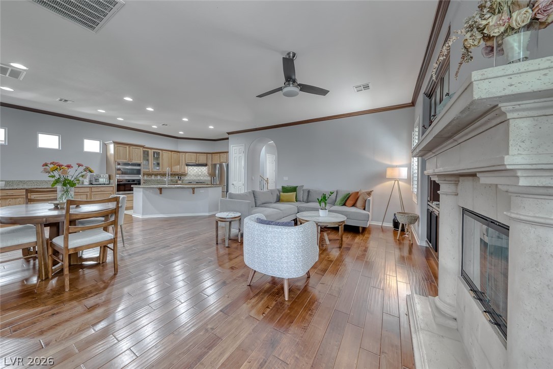 7716 White Ginger Avenue