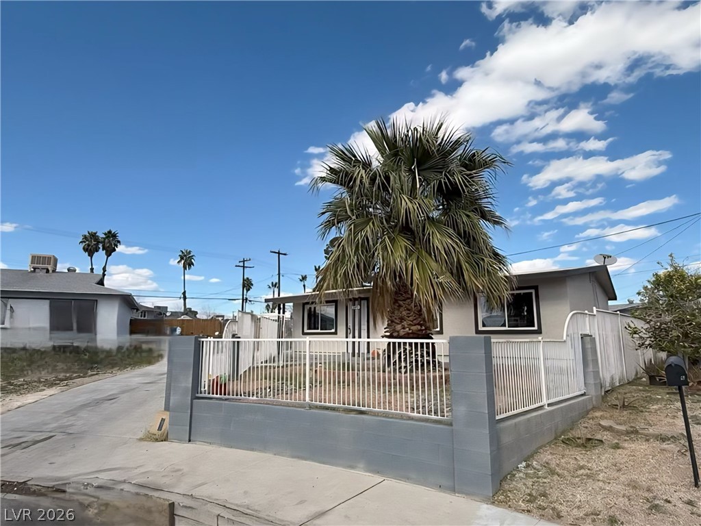 6120 Chelsea Circle