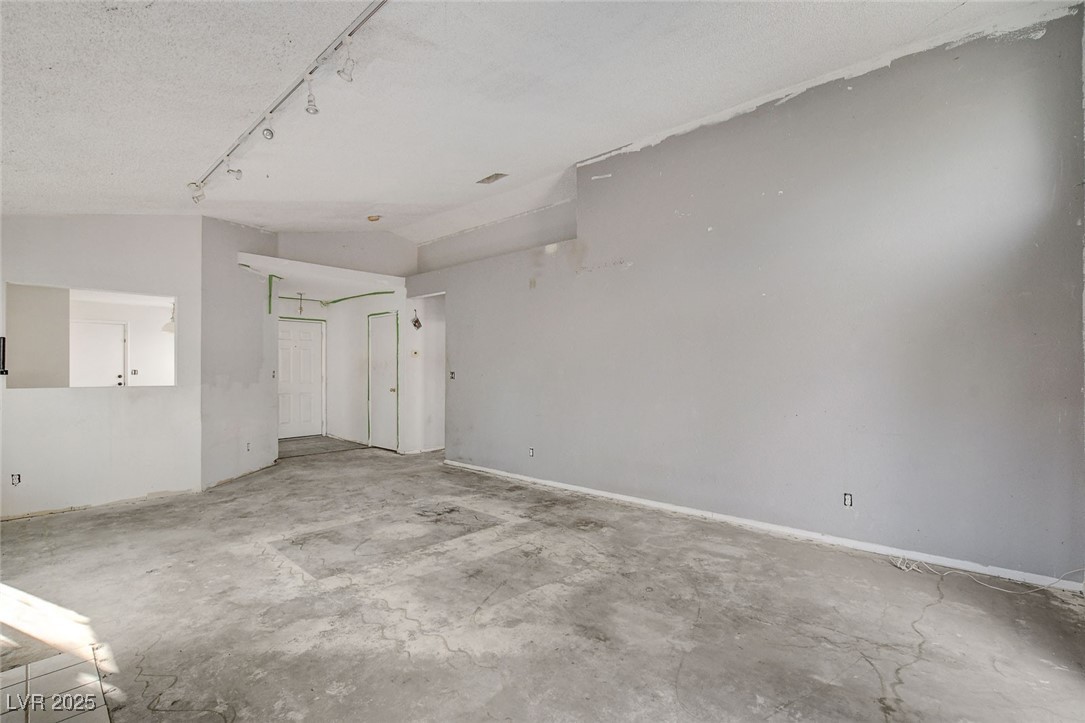 2806 Secret Canyon Road