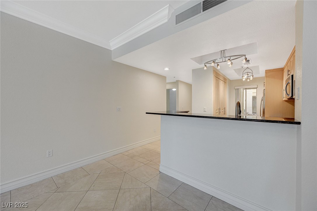 210 E Flamingo Road 105