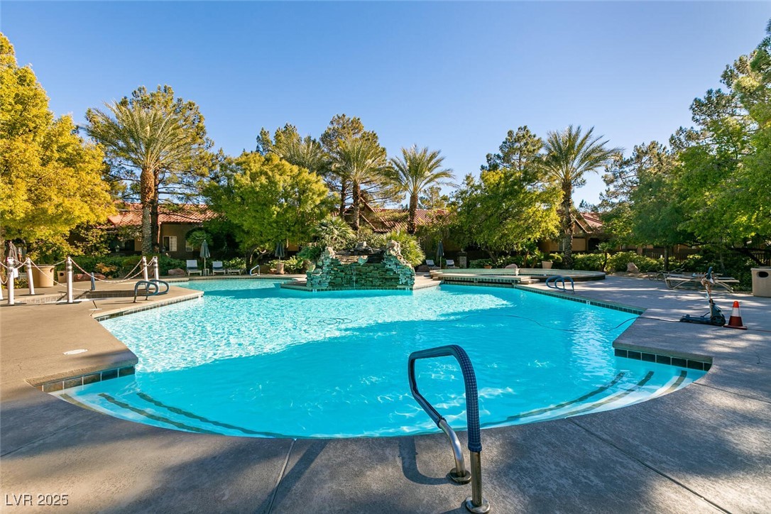 Las Vegas, Nevada 89117, United States, 2 Bedrooms Bedrooms, ,2 BathroomsBathrooms,Residential,Pending,16751