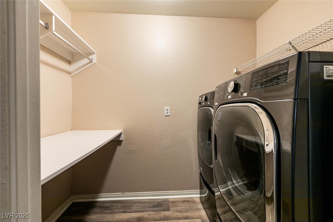 Las Vegas, Nevada 89117, United States, 2 Bedrooms Bedrooms, ,2 BathroomsBathrooms,Residential,Pending,16751