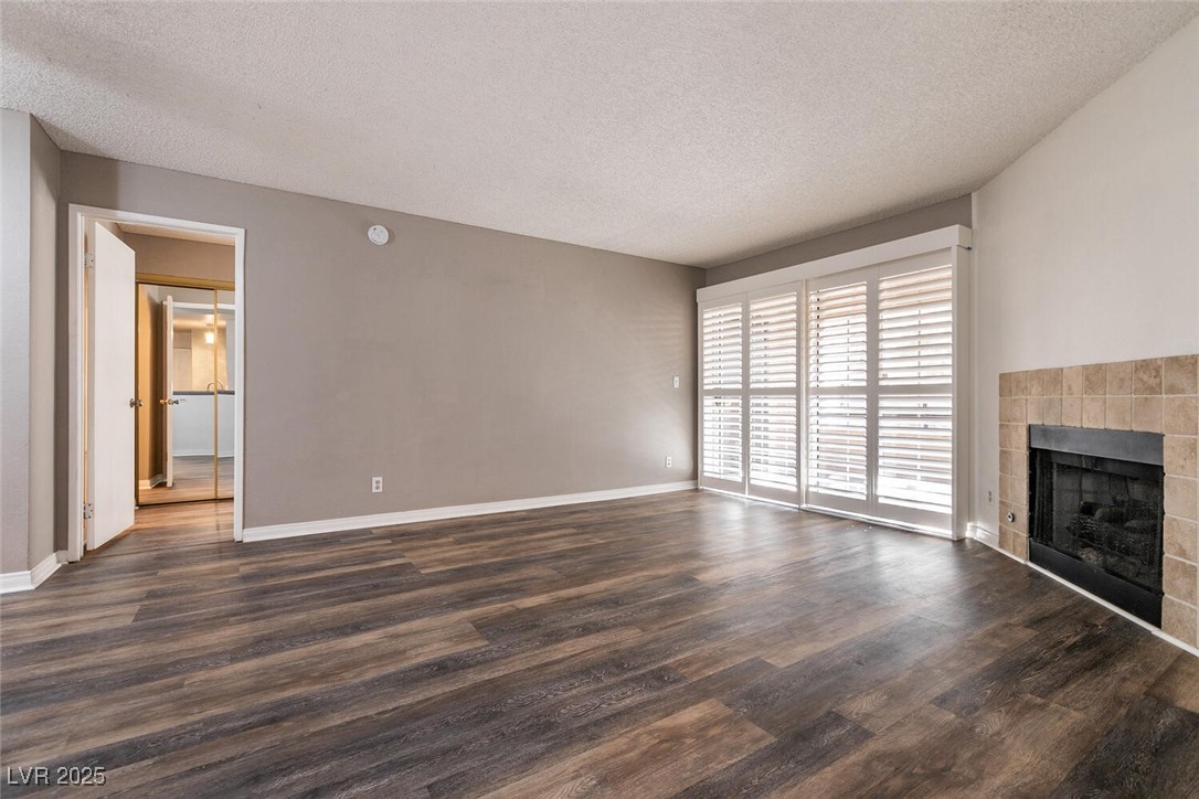 Las Vegas, Nevada 89117, United States, 2 Bedrooms Bedrooms, ,2 BathroomsBathrooms,Residential,Pending,16751