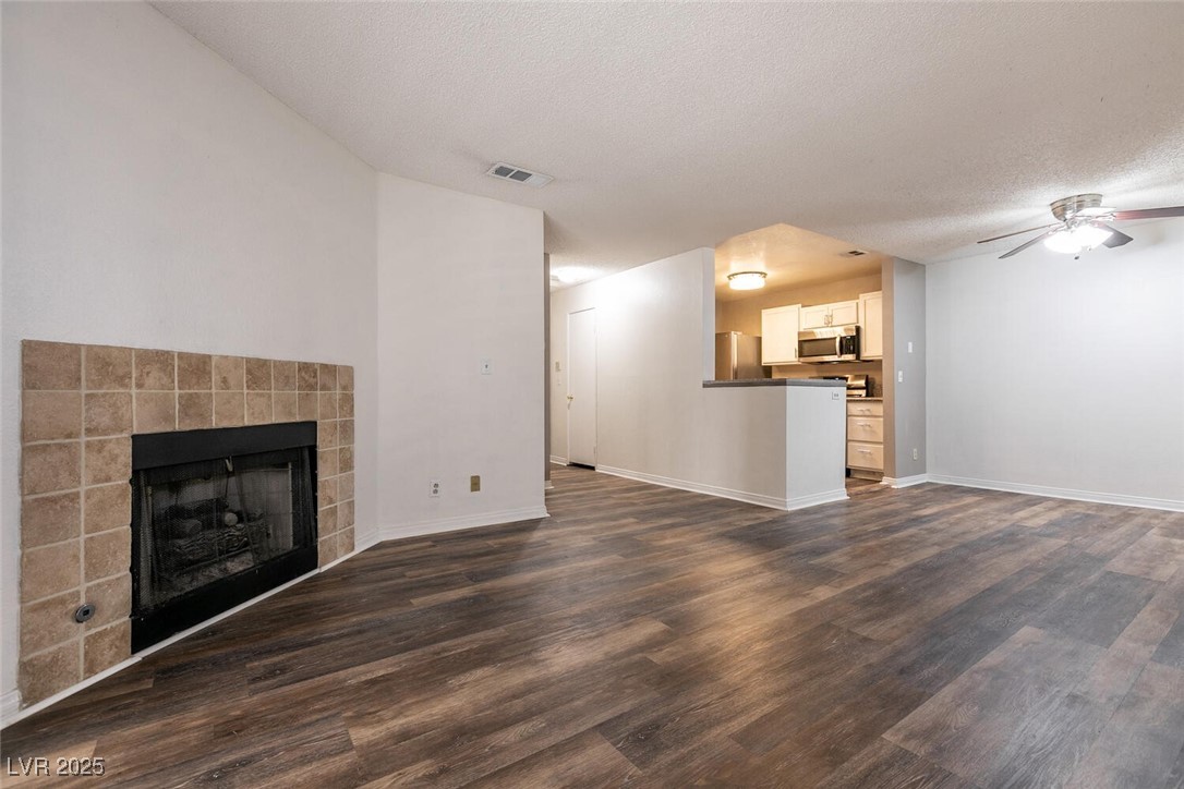 Las Vegas, Nevada 89117, United States, 2 Bedrooms Bedrooms, ,2 BathroomsBathrooms,Residential,Pending,16751