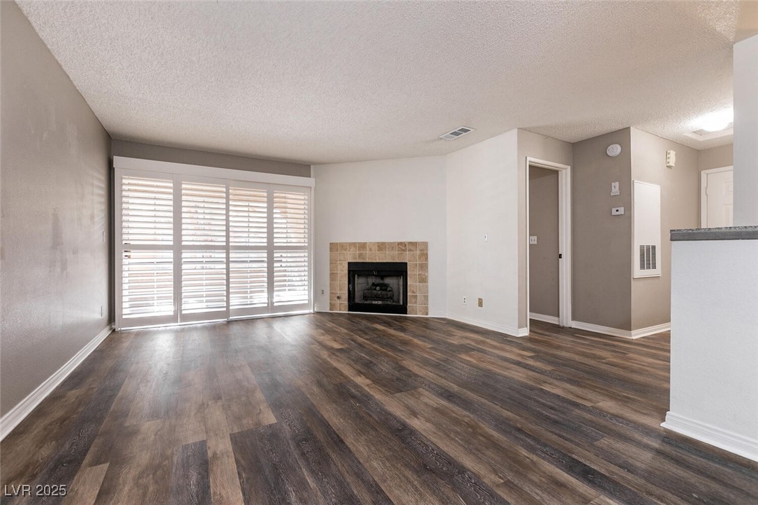 Las Vegas, Nevada 89117, United States, 2 Bedrooms Bedrooms, ,2 BathroomsBathrooms,Residential,Pending,16751