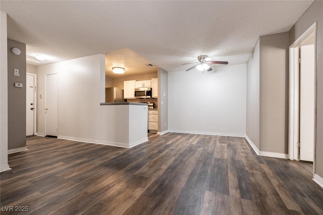 Las Vegas, Nevada 89117, United States, 2 Bedrooms Bedrooms, ,2 BathroomsBathrooms,Residential,Pending,16751