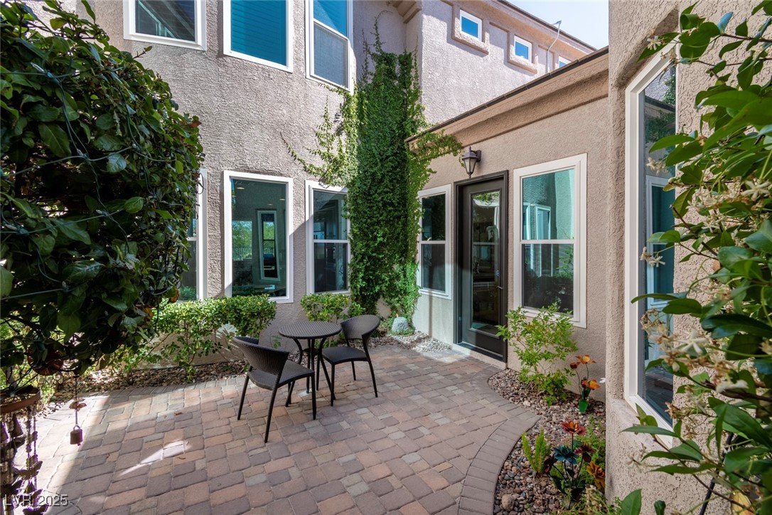 9301 Queen Charlotte Drive