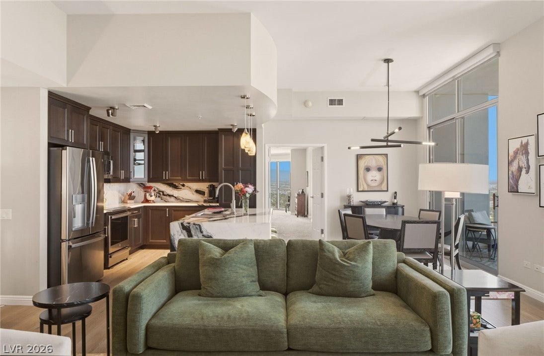 200 W Sahara Avenue 4004