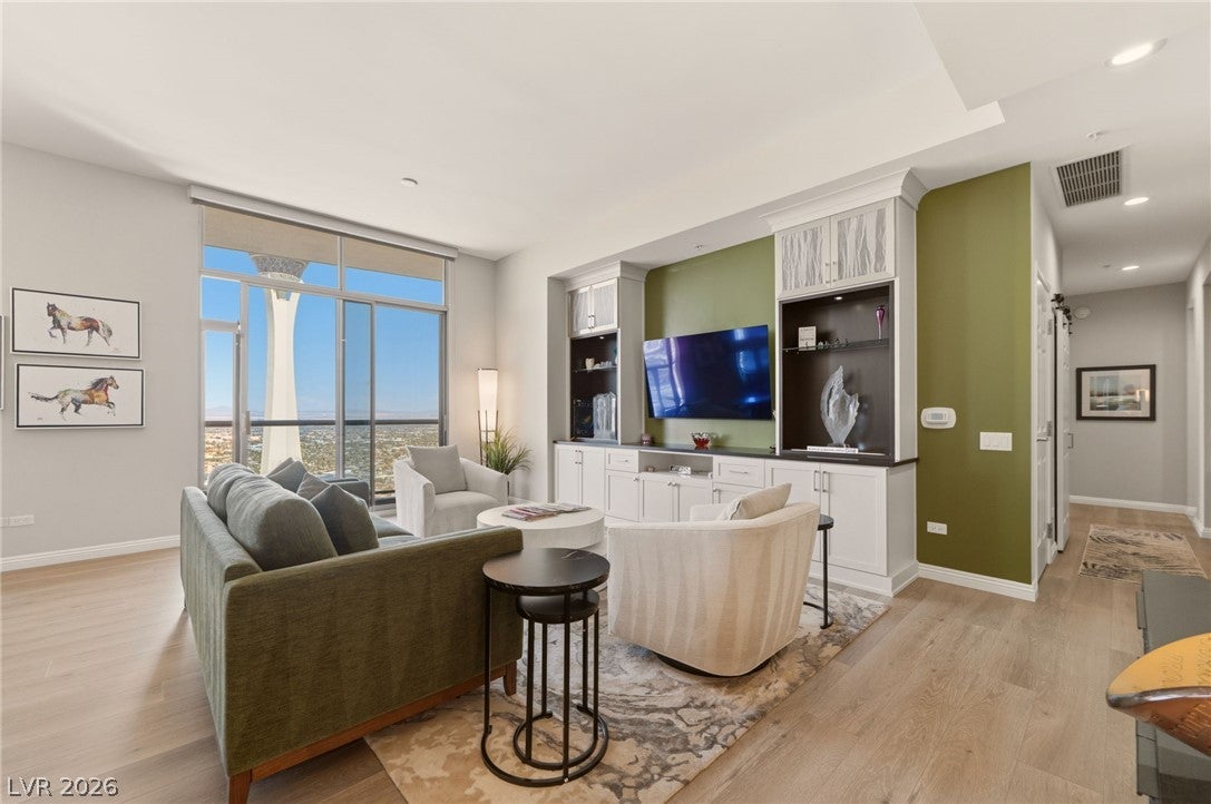 200 W Sahara Avenue 4004
