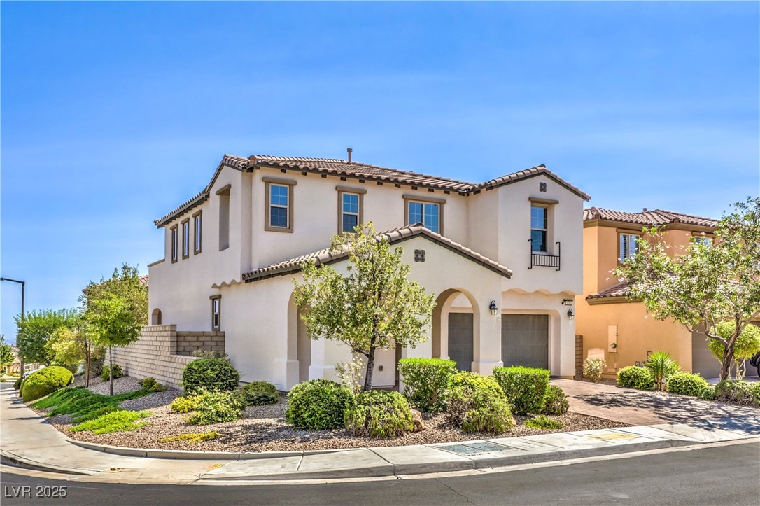 570 Signal Peak Street