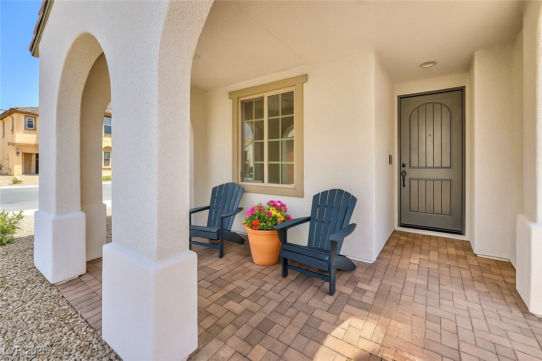 570 Signal Peak Street