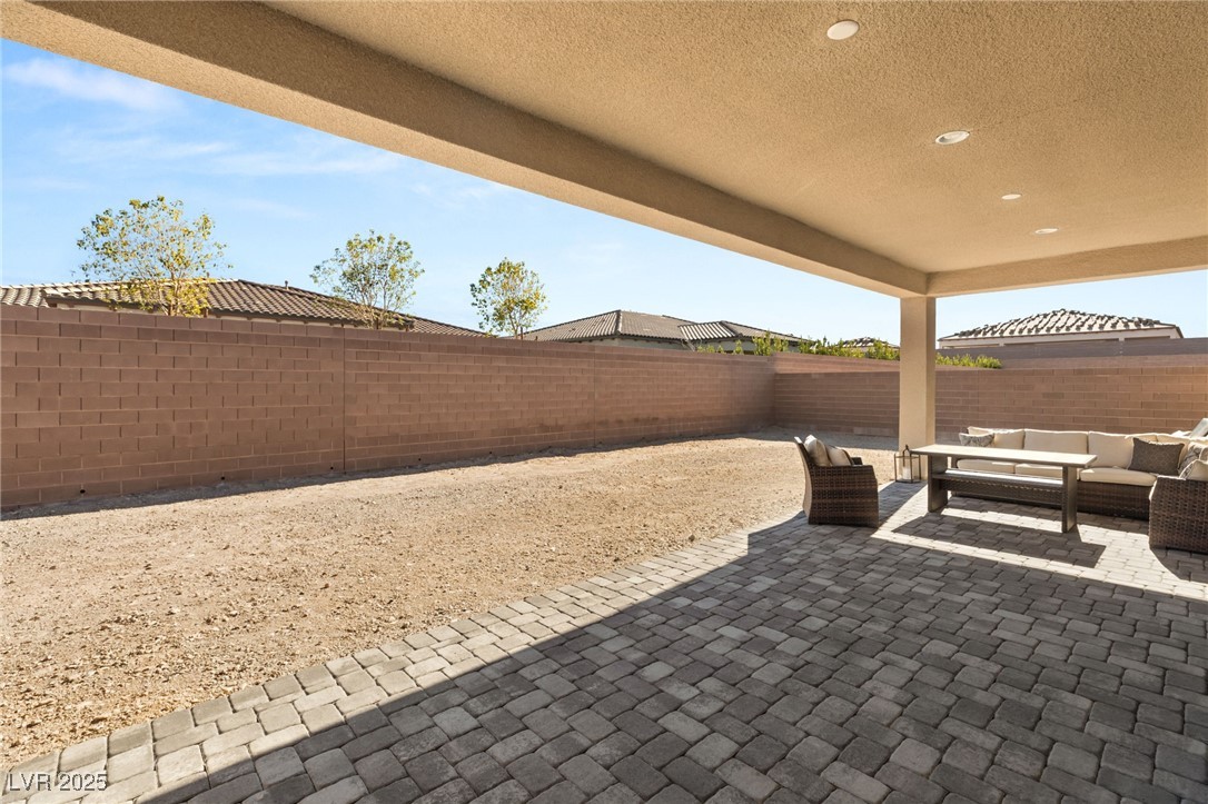 Las Vegas, Nevada 89143, United States, 4 Bedrooms Bedrooms, ,4 BathroomsBathrooms,Residential,Active,13600