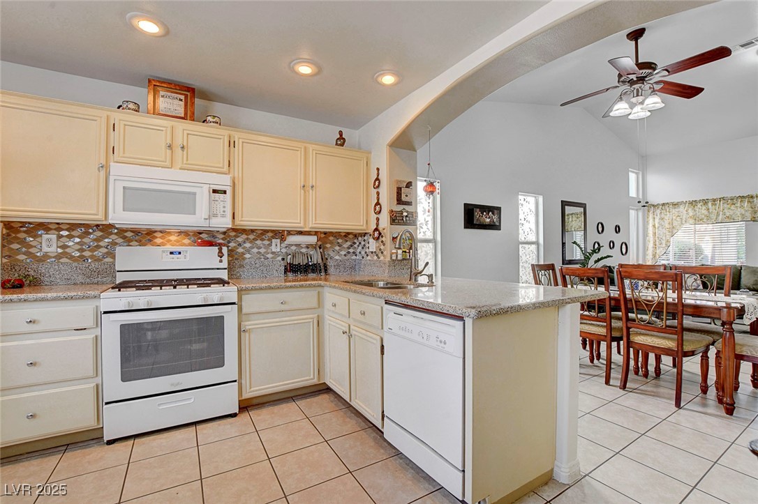 3913 Cutting Horse Avenue, North Las Vegas, Nevada image 11
