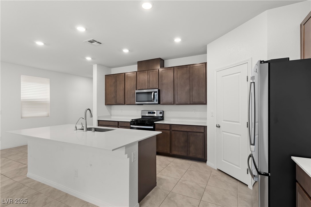 8974 Lucky Crest Street