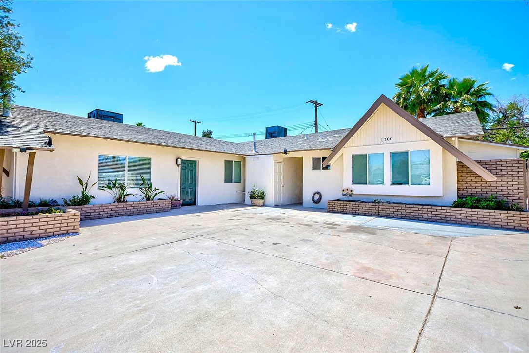 Properties 2 1700 Ivanhoe Way