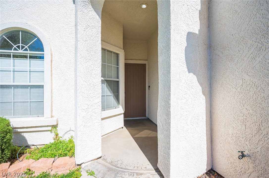 1832 Vista Pointe Avenue