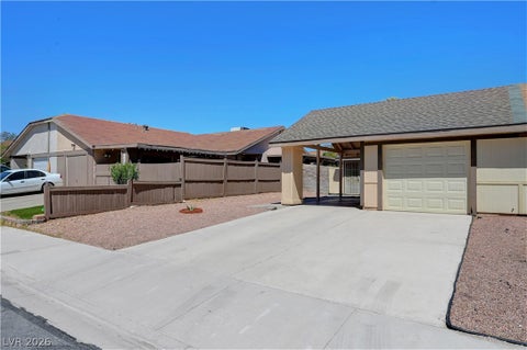 Townhouse For Sale - 7016 Sylvan Oak Drive<br/> Clark County, Las Vegas, NV 89147