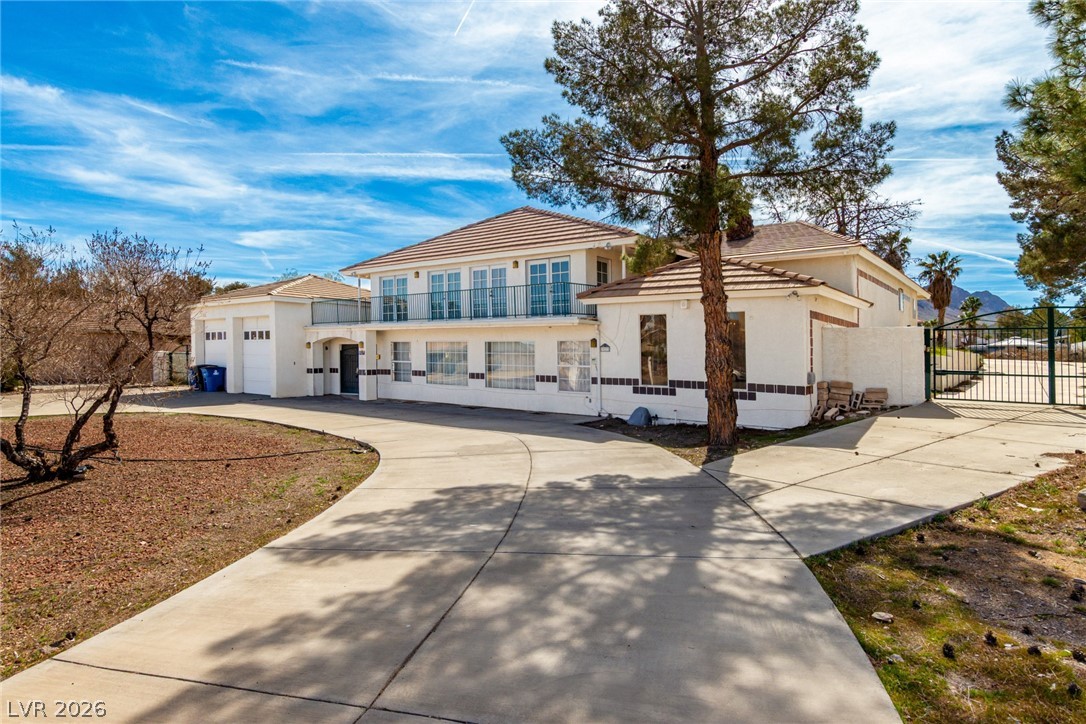 927 San Eduardo Avenue