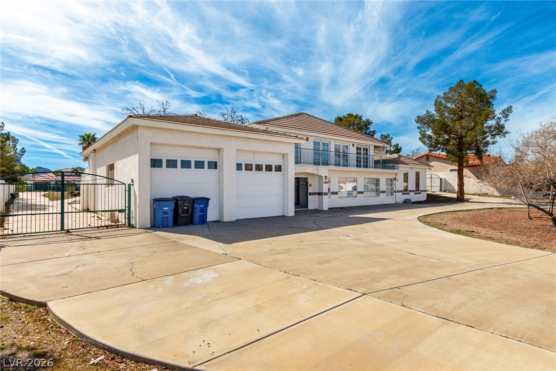 927 San Eduardo Avenue