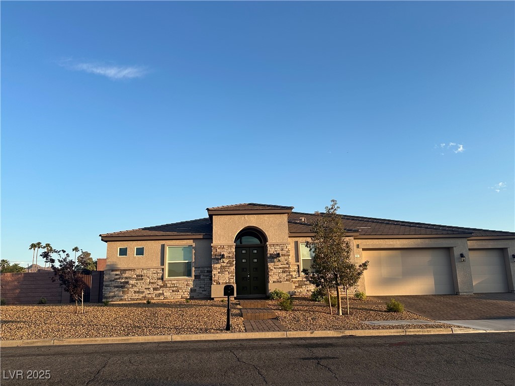 211 E Kimberly Drive, Henderson, Nevada image 1