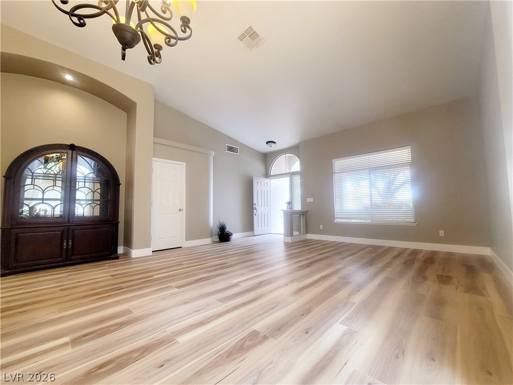 9429 Mountainair Avenue