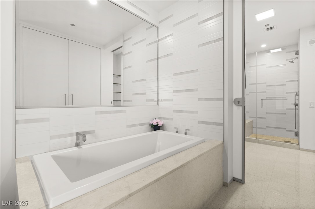 Las Vegas, Nevada 89158, United States, 1 Bedroom Bedrooms, ,1 BathroomBathrooms,Residential,Active,105217