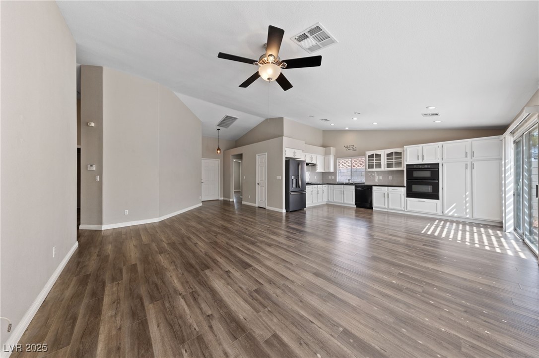 274 Pear Meadow Street, Henderson, Nevada image 2