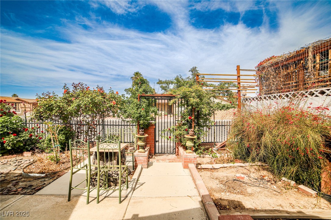 3944 Calle Mirador