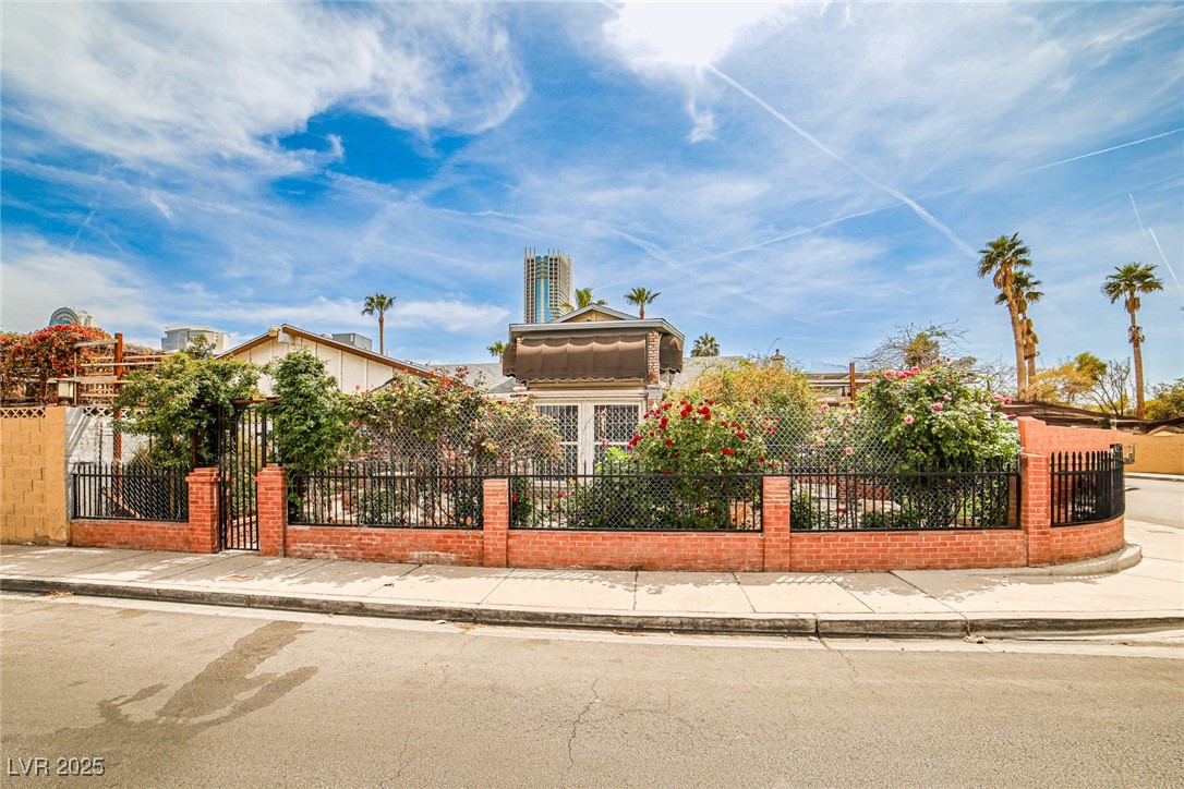 3944 Calle Mirador