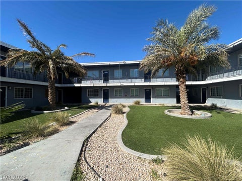 Apartment For Rent - 412 W Monroe Avenue #10<br/> Clark County, Las Vegas, NV 89106