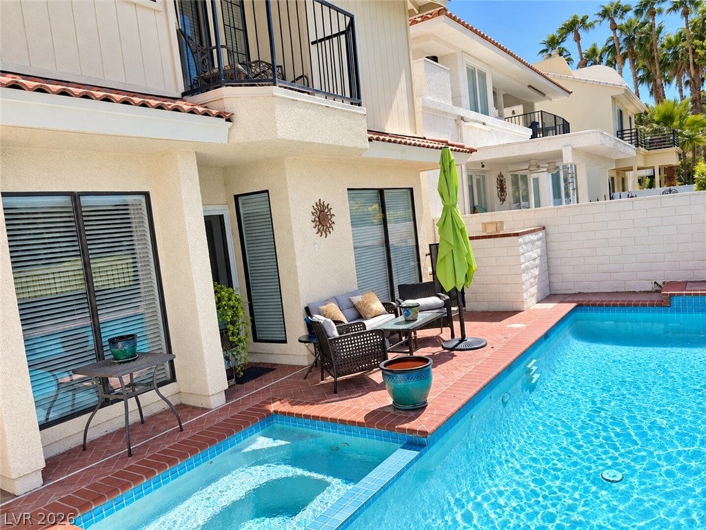 2823 Queens Courtyard Drive