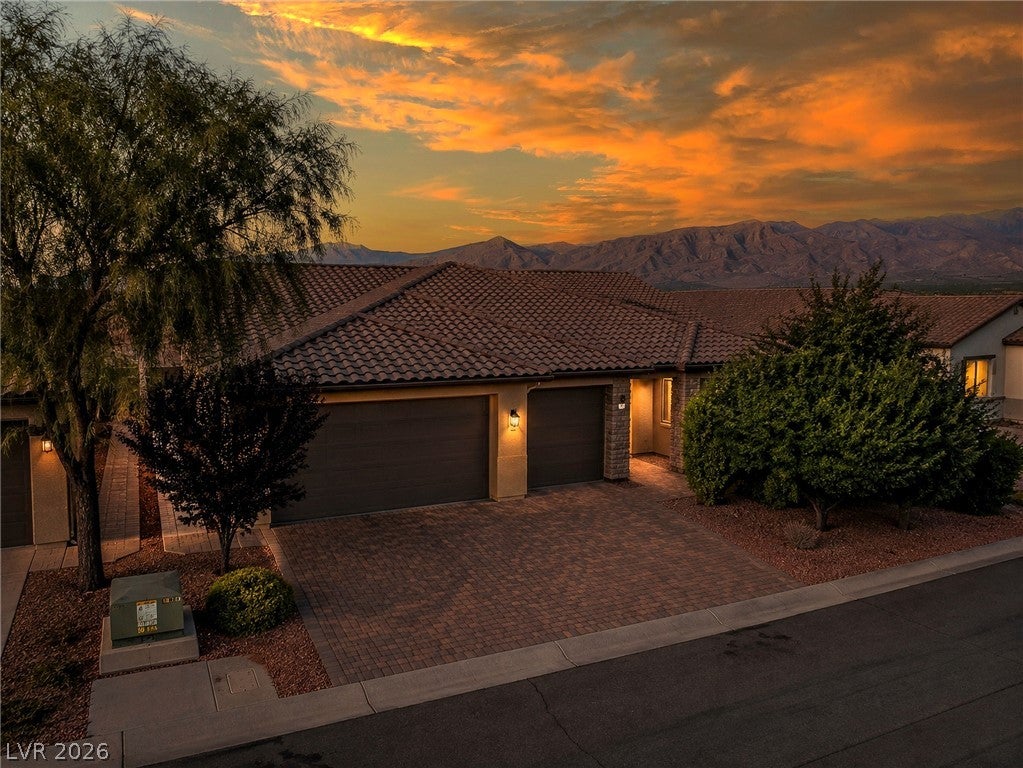 5436 E Di Bossi Avenue