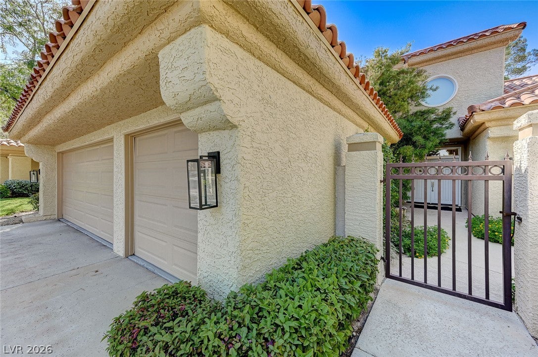 8121 Castle Pines Avenue