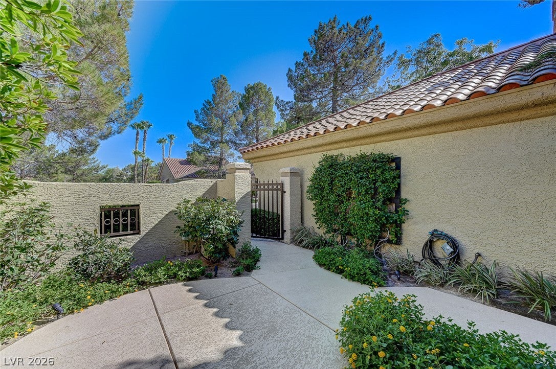 8121 Castle Pines Avenue