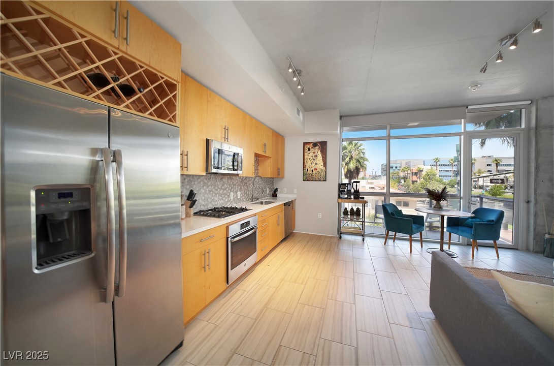 353 E Bonneville Avenue 215