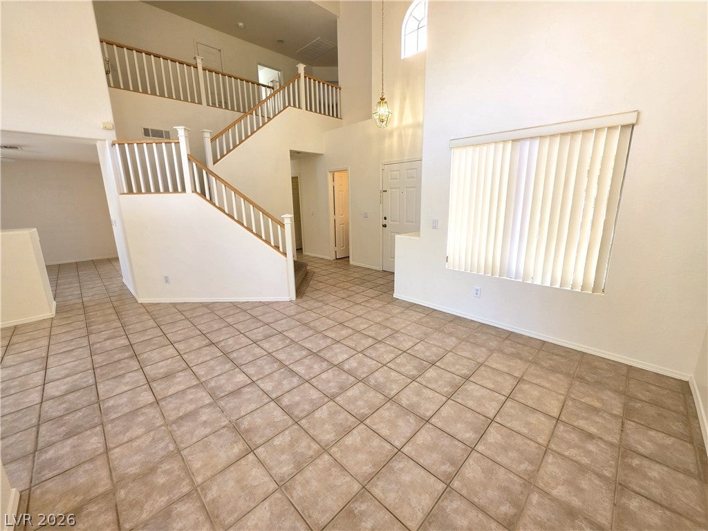 2460 Avenida Sol