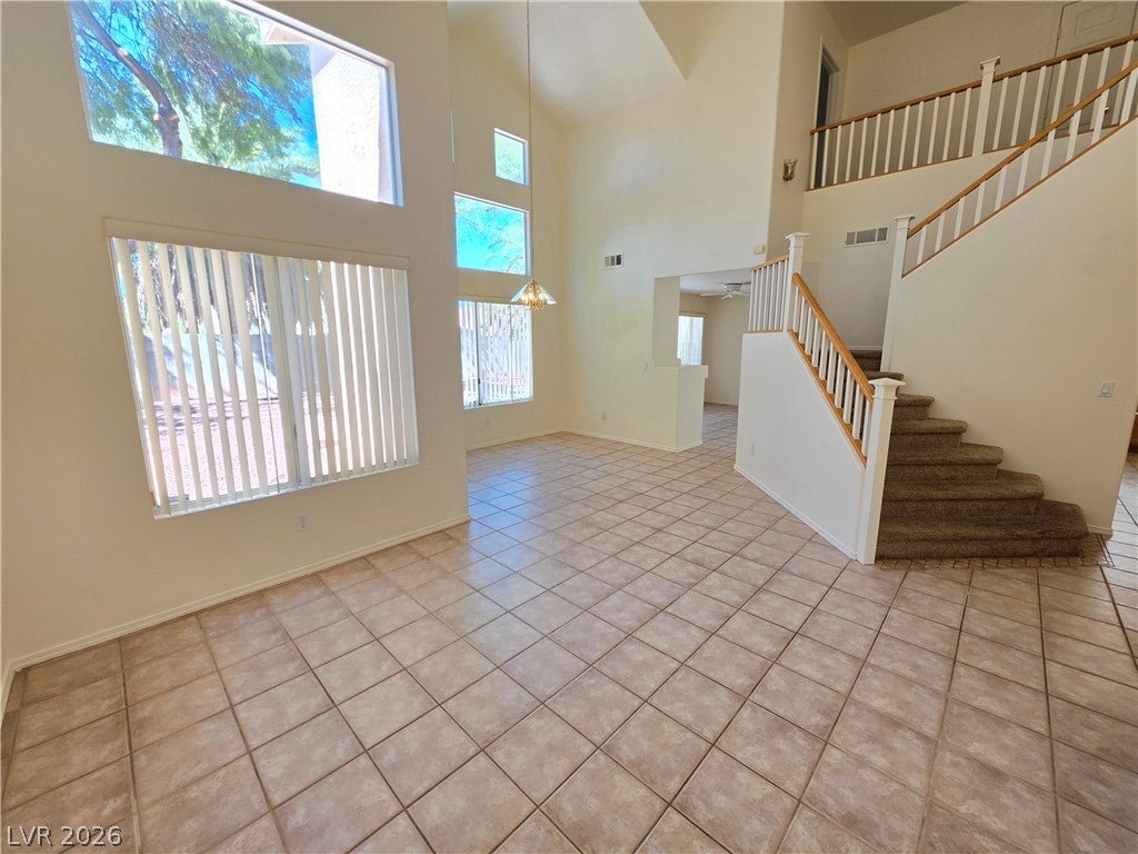 2460 Avenida Sol