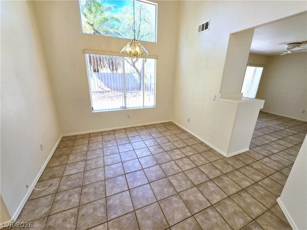 2460 Avenida Sol