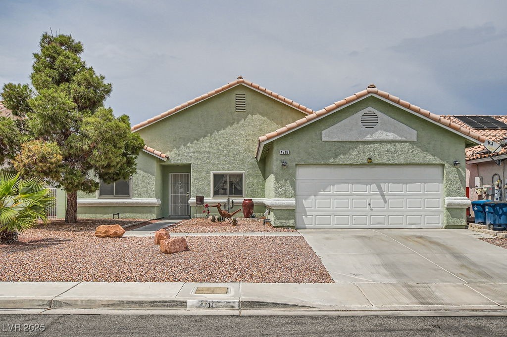 4318 Scarlet Vista Court, North Las Vegas, Nevada image 2