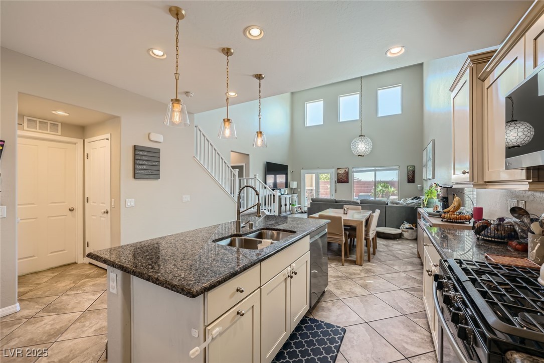 5662 Oak Bend Drive, Las Vegas, Nevada image 9