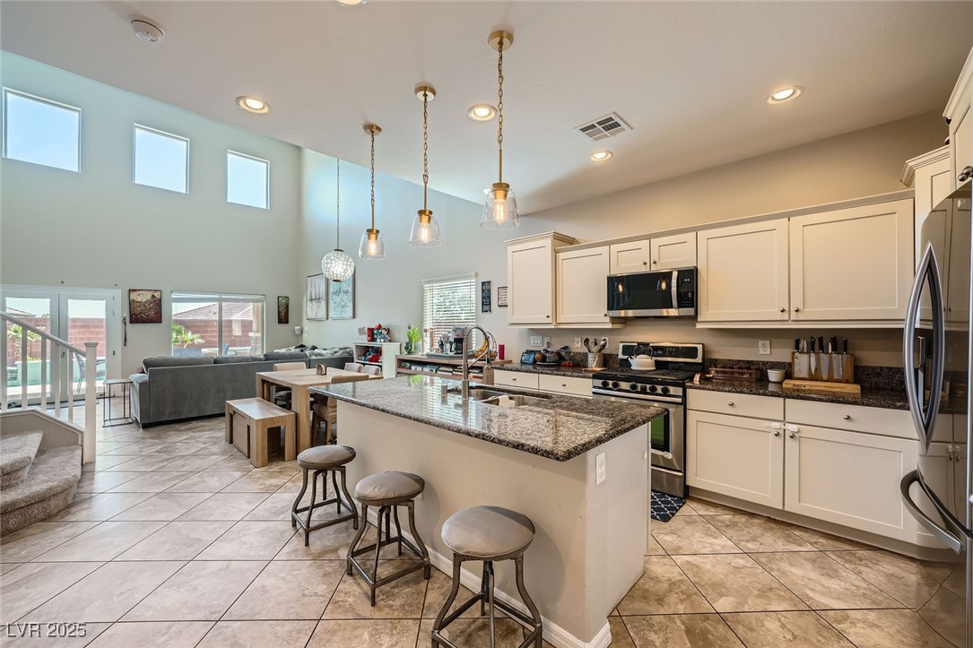 5662 Oak Bend Drive, Las Vegas, Nevada image 3